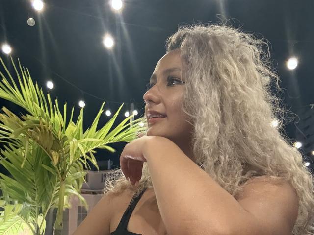 FloraSaenz - Live sex cam - 23471977