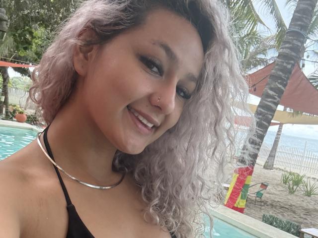 FloraSaenz - Live Sex Cam - 23472089