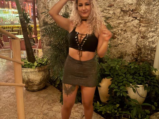 FloraSaenz - Live sex cam - 23472297