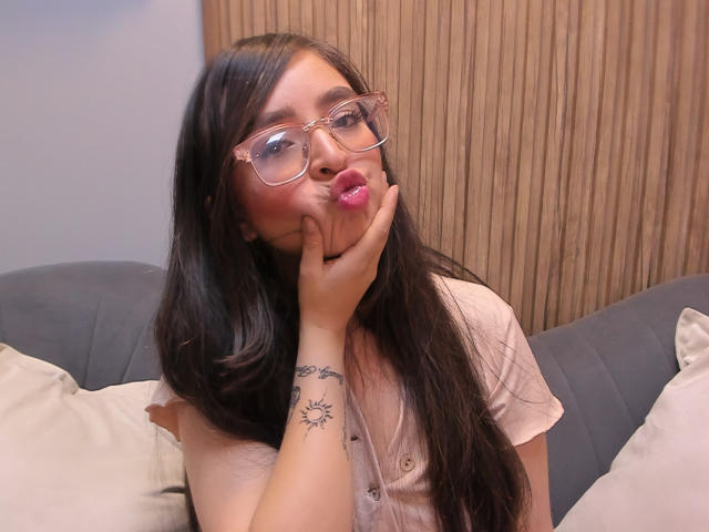 EvaMcAllister - Live sex cam - 23475653