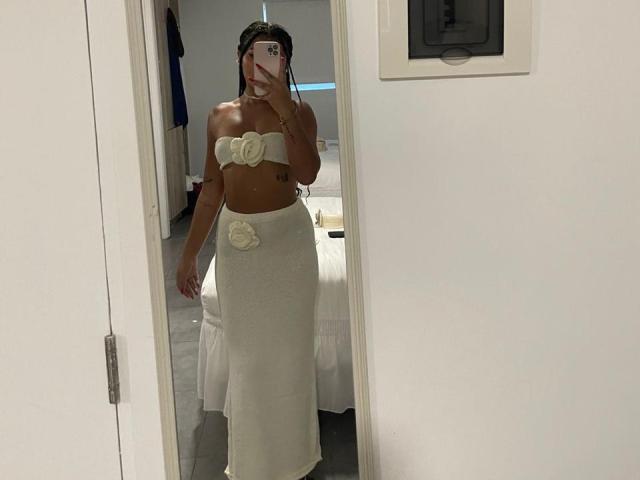 AlessiaFerry - Live porn &amp; sex cam - 23482129