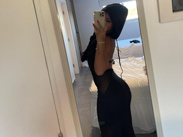 AlessiaFerry - Live Sex Cam - 23482377