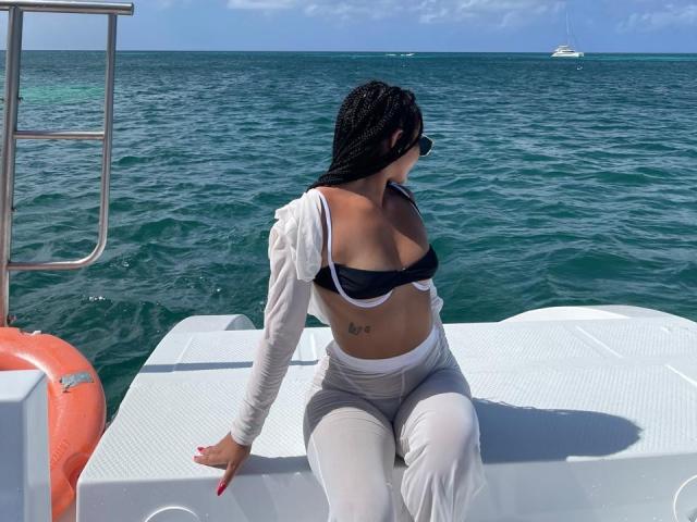 AlessiaFerry - Live porn &amp; sex cam - 23482389