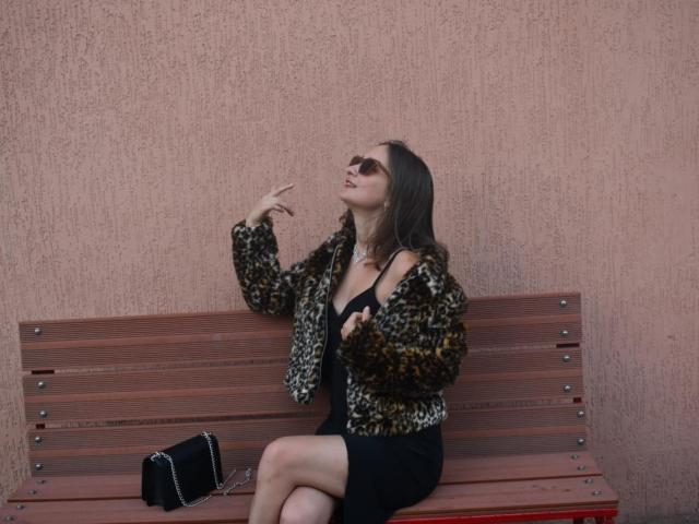 MichelleHotX69 - Live sex cam - 23482593