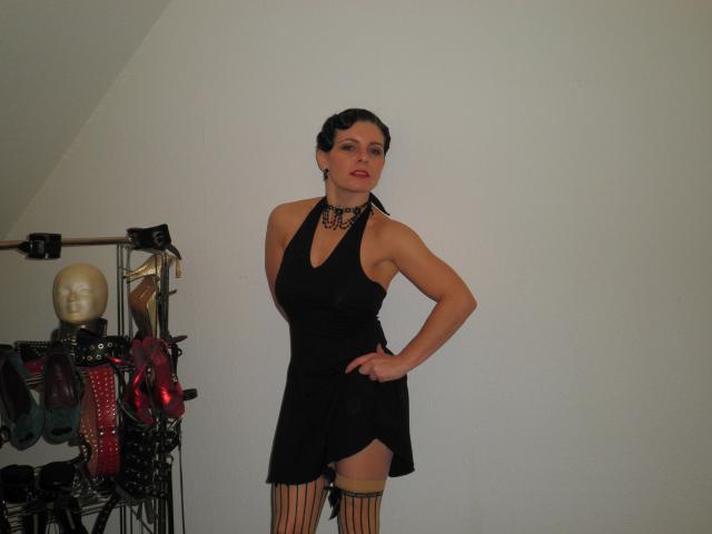 MaitresseGina-hot - Live porn &amp; sex cam - 23498301