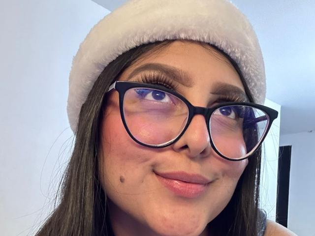 JessiCornera - Live Sex Cam - 23500705