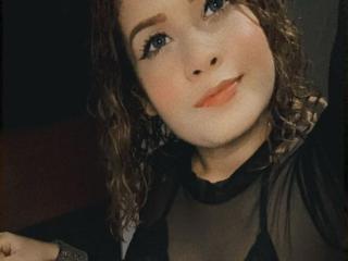 AkiraZanoli - Live Sex Cam - 23503261