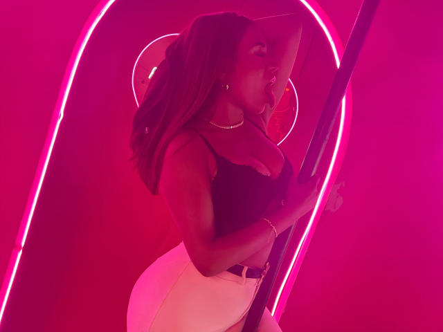 LunaMiranda - Live sex cam - 23517641