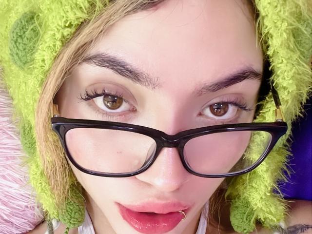 IvyCoxGlad - Live sex cam - 23518917