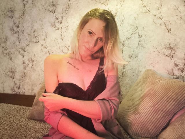 Summerlove-hot - Sexe cam en vivo - 23521397