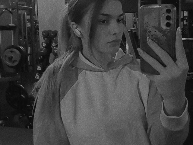 IngridI - Live sex cam - 23524381