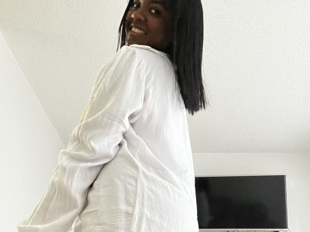 TiffanySammy - сексуальная веб-камера в реальном времени - 23527629