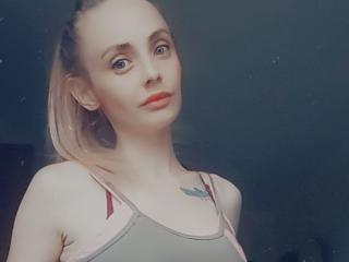 BrendaSmile - Live Sex Cam - 23529213