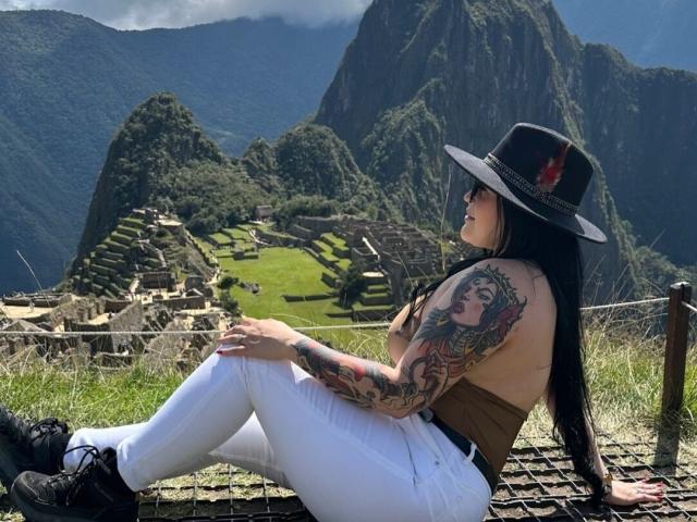 MaeveBorch - Live Sex Cam - 23529997