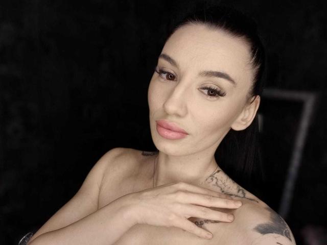 BriannaBratty - Live Sex Cam - 23542689