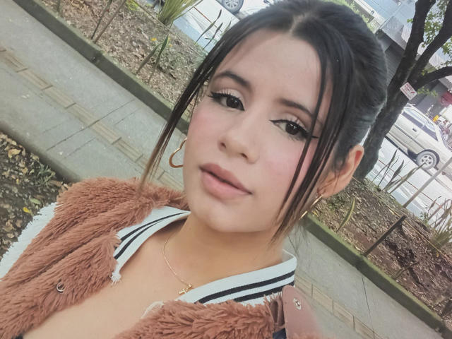 SheylaSpooner - Live sexe cam - 23543101