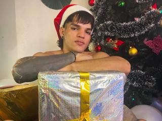 AlexBernal - Live sex cam - 23557785