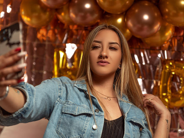 BellaLune - Live porn &amp; sex cam - 23564605