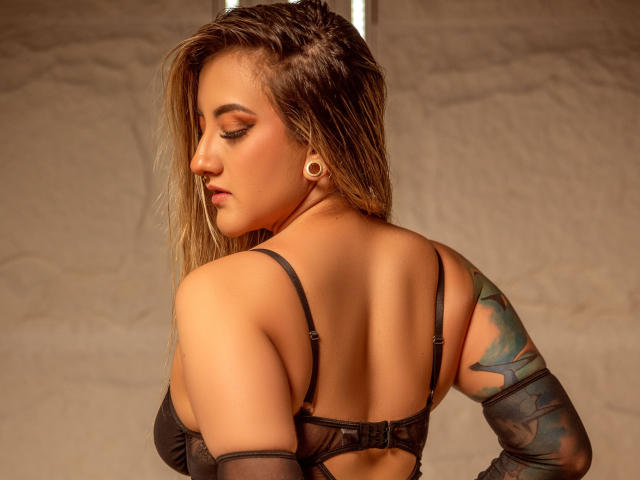 BellaLune - Live Sex Cam - 23564853