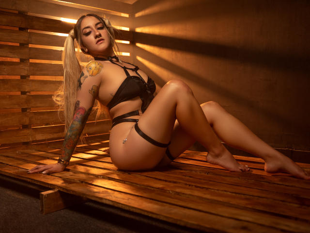 BellaLune - Live porn &amp; sex cam - 23564961