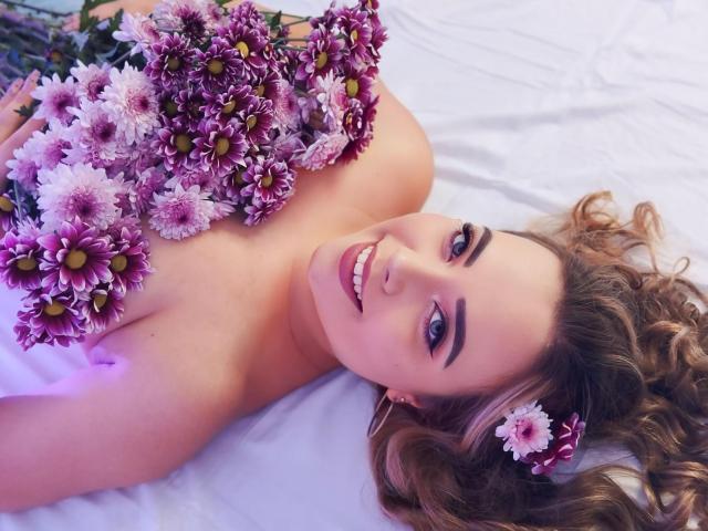 ZoeTobon69 - Live Sex Cam - 23565581