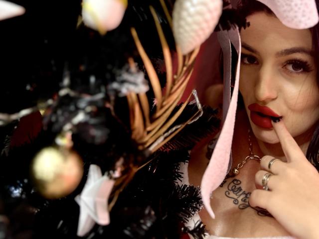 ArianaTattoos - Live porn &amp; sex cam - 23568365