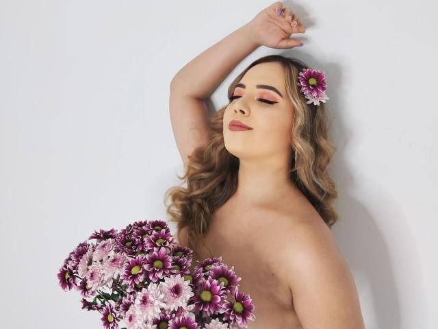 ZoeTobon69 - Live Sex Cam - 23582353