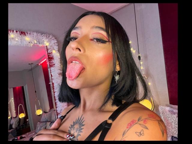 SalomeMille - Live porn &amp; sex cam - 23582761