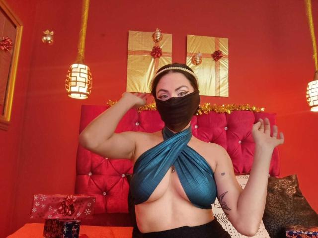 LailaIsa - Live Sex Cam - 23584329