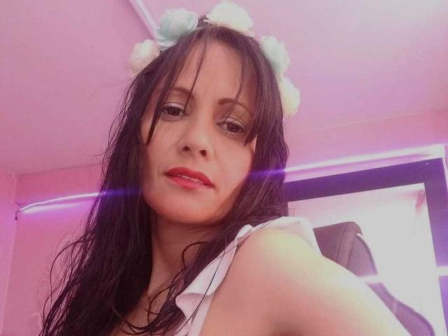 DulceHotShary - Live Sex Cam - 23601481