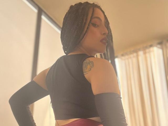 ElizaLovely - Live sex cam - 23610381