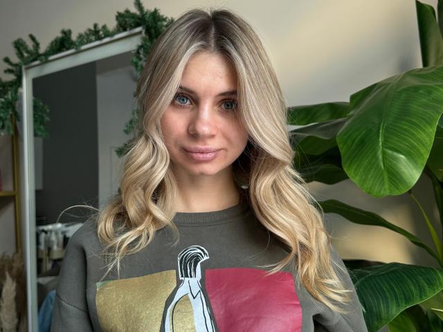 KrisxKiss - Live Sex Cam - 23610497