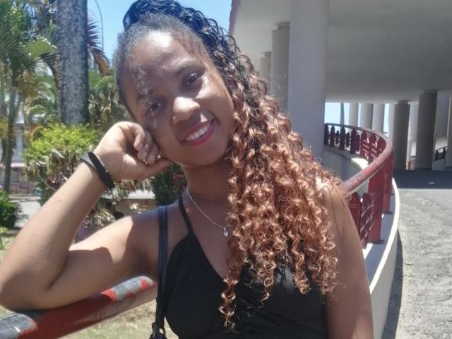 Edrwina69 - Live sex cam - 23616625