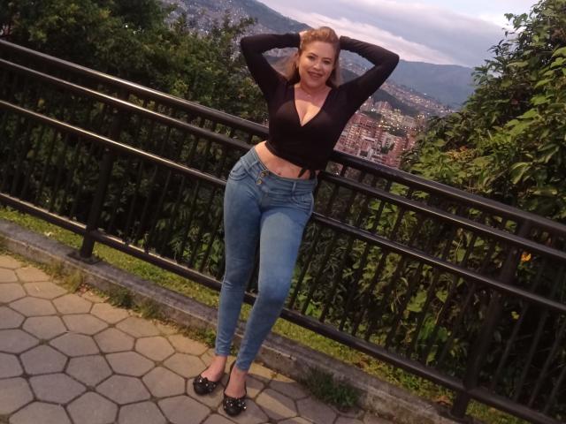 SoyeMilyHanks - Live Sex Cam - 23617461