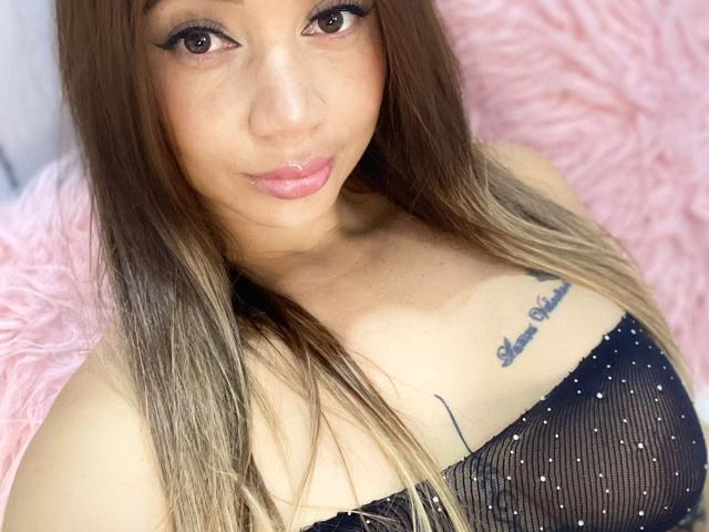 SophieLombardo - Live Sex Cam - 23620389