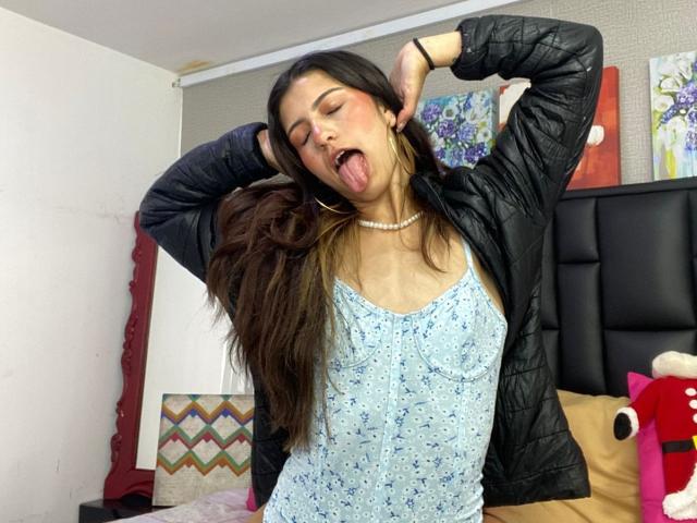 AliceHarrys - Live porn &amp; sex cam - 23620849