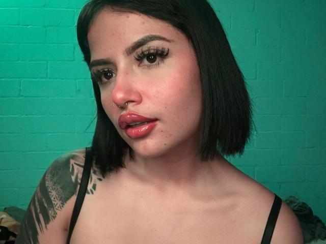 PixieeLove - Live Sex Cam - 23639225