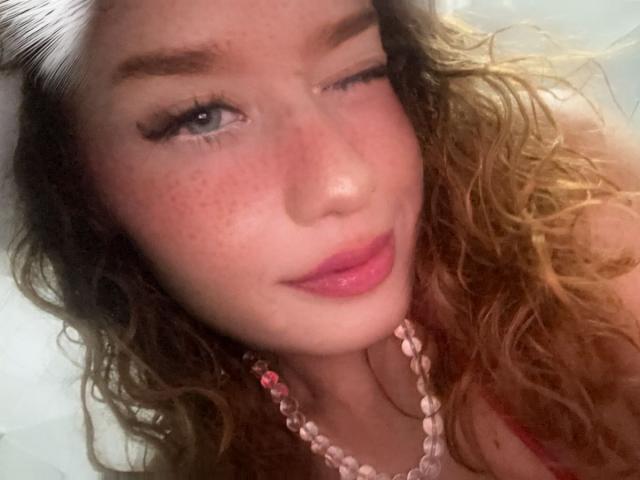 AkiraZanoli - Live Sex Cam - 23641401