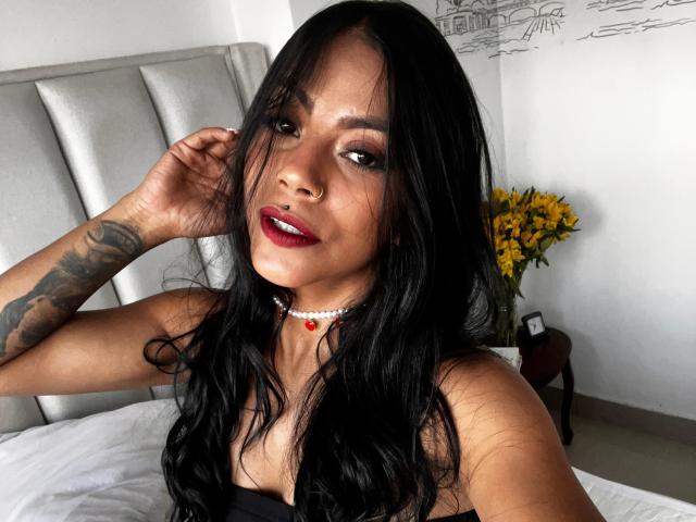 Amberv - Élő pornó és szexkamera - 23642725