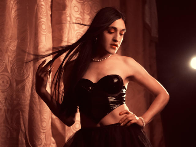 EmmaWalton - Live Sex Cam - 23650465