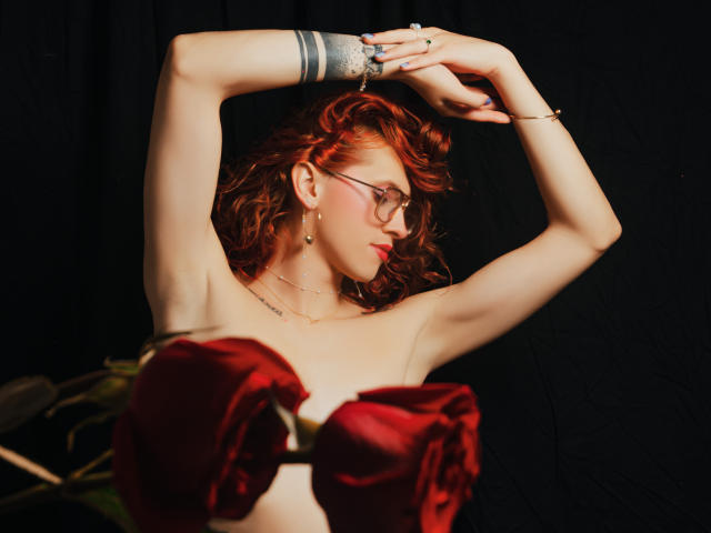 JulianaSaenz - Live Sex Cam - 23650997