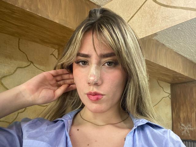 LivelyVanderWood - Live sex cam - 23654797