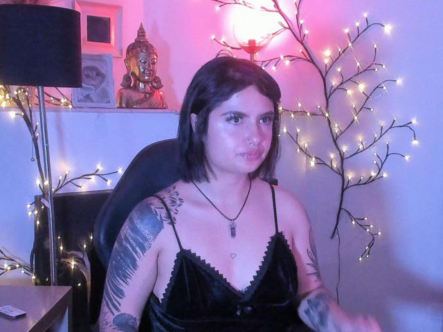 PixieeLove - Live Sex Cam - 23655461