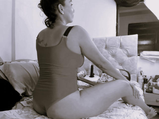 AmberDemons - Live Sex Cam - 23660445