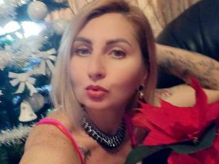 ChaudeEvely - Live Sex Cam - 23662793