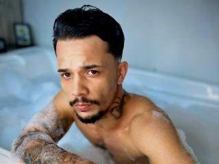 ThomasRileiy - Live porn & sex cam - 23665973