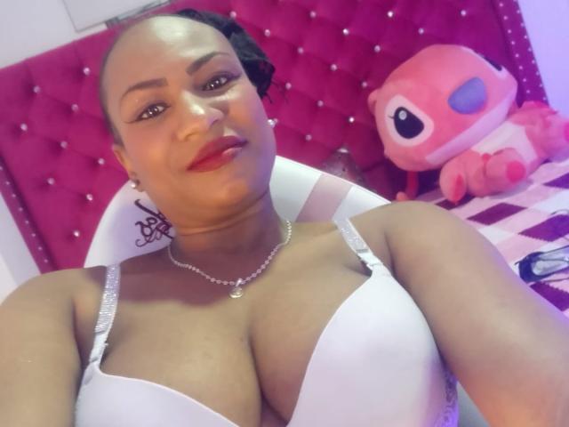 CamilaGilias - Live sex cam - 23666733