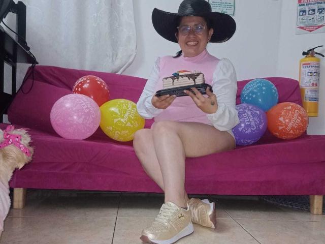 GiannaIsabelle - Live sex cam - 23667705