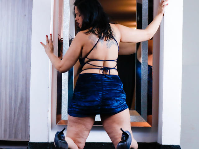 ValeriaaMontoya - Live Sex Cam - 23667897