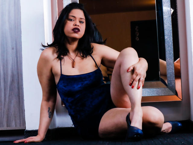 ValeriaaMontoya - Live Sex Cam - 23667901